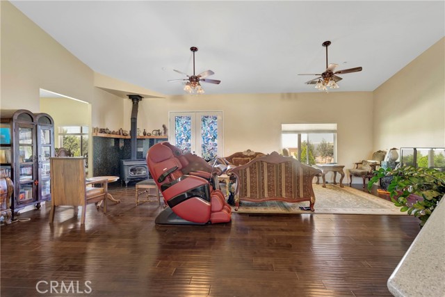 Detail Gallery Image 10 of 73 For 3002 Estero Rd, Pinon Hills,  CA 92372 - 4 Beds | 3/1 Baths