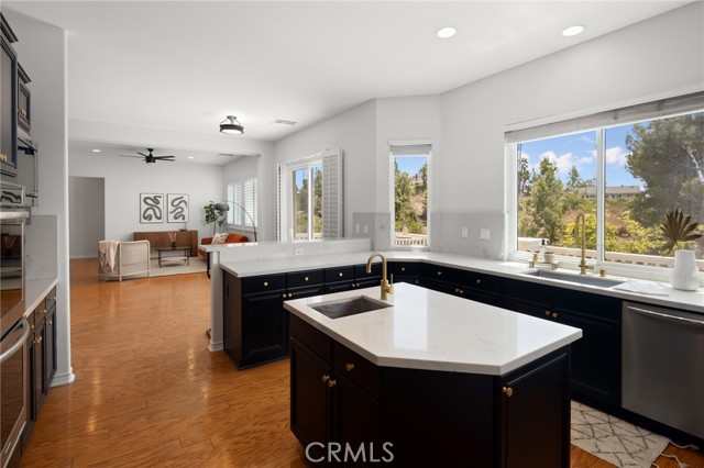 E9e944c0 C86f 43c4 Ae9f 0f1b87564815