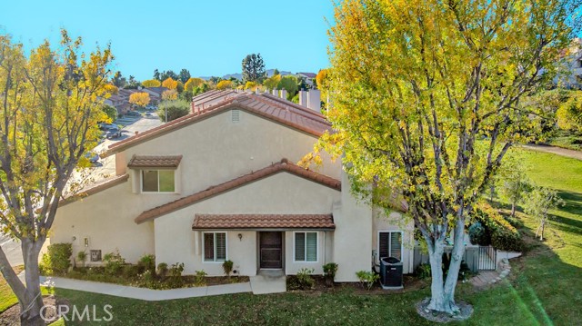 Detail Gallery Image 4 of 45 For 19153 Lahey St #1,  Porter Ranch,  CA 91326 - 3 Beds | 3 Baths