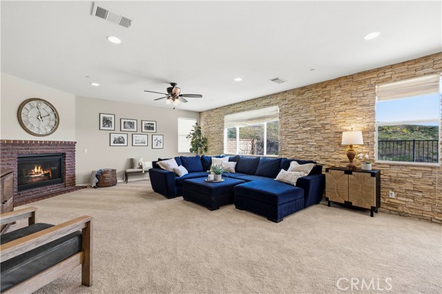 Detail Gallery Image 4 of 46 For 29105 N West Hills, Valencia,  CA 91354 - 4 Beds | 3/1 Baths