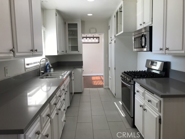 Detail Gallery Image 3 of 16 For 3679 Crowell, Riverside,  CA 92504 - 3 Beds | 2 Baths