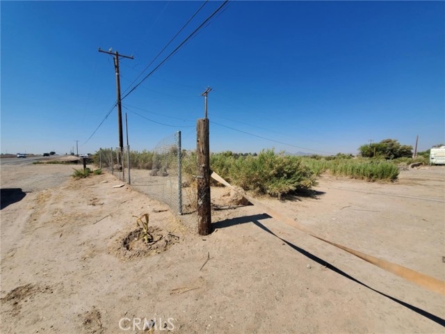 14983 S Neighbours Boulevard, Blythe CA: https://media.crmls.org/medias/e9ebbcf3-0b1b-4181-942e-ace7a3b1004a.jpg
