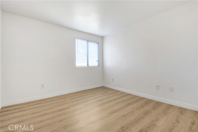 1265 Kendall Drive, San Bernardino CA: https://media.crmls.org/medias/e9ebd2f7-69d1-4de0-8c89-f9e07c199a15.jpg