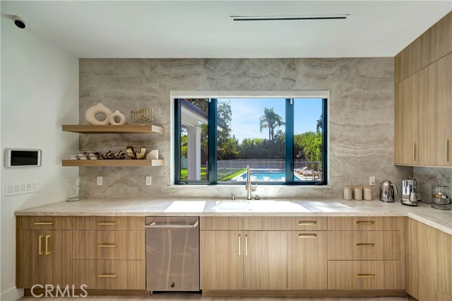 Detail Gallery Image 29 of 72 For 5355 Aldea Ave, Encino,  CA 91316 - 5 Beds | 5/1 Baths