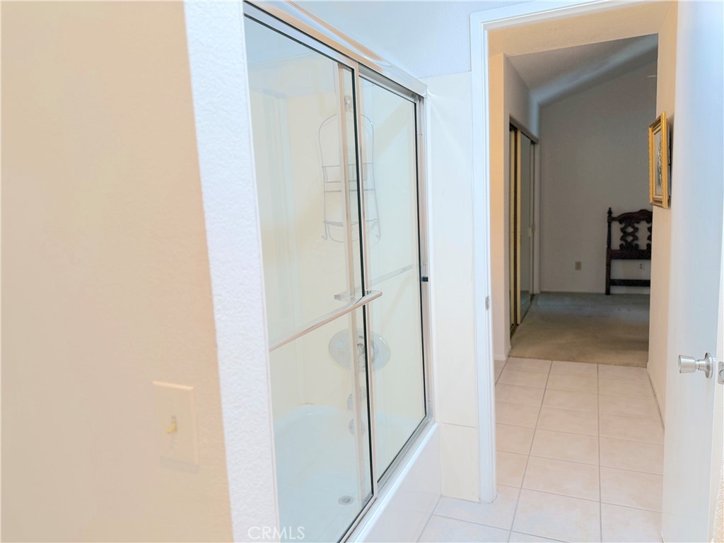 https://media.crmls.org/medias/e9ed5a14-e917-45ef-b33e-21e2a8832e3b.jpg?preset=X-Large