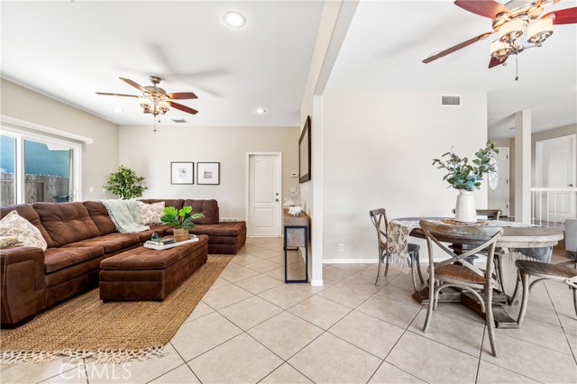 18202 Foss Lane, Huntington Beach CA: https://media.crmls.org/medias/e9ed7f96-7978-4c8e-bb83-da895abd3233.jpg