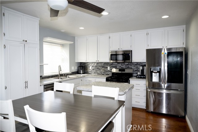 Detail Gallery Image 15 of 26 For 1521 Susan St, Beaumont,  CA 92223 - 4 Beds | 3 Baths