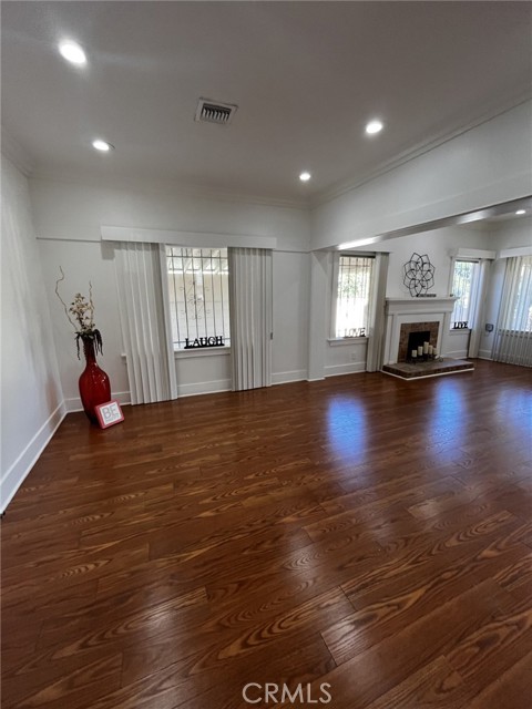 Detail Gallery Image 10 of 47 For 1449 W 45th St, Los Angeles,  CA 90062 - 4 Beds | 2 Baths