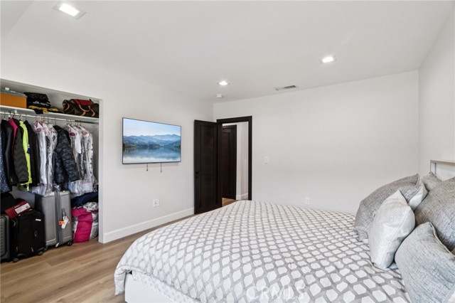 16751 Devonshire Street, Granada Hills CA: https://media.crmls.org/medias/e9ee7bfe-192d-4832-ab86-f043862b4fe7.jpg