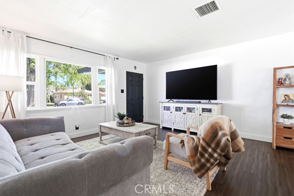 Detail Gallery Image 9 of 29 For 4866 Sunnyside, Riverside,  CA 92506 - 4 Beds | 2 Baths