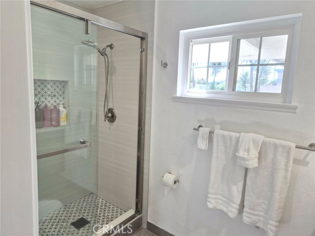 Detail Gallery Image 5 of 21 For 14201 Wiltshire, Westminster,  CA 92683 - 4 Beds | 2 Baths