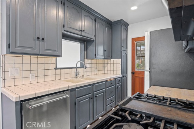 5183 Inglewood Boulevard, Culver City CA: https://media.crmls.org/medias/e9f017eb-8b49-460c-bf2b-95b5d4ebf45f.jpg