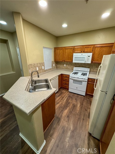 Detail Gallery Image 6 of 16 For 26444 Arboretum Way #2106,  Murrieta,  CA 92563 - 1 Beds | 1 Baths