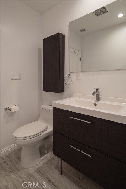 4270 Elenda Street, Culver City CA: https://media.crmls.org/medias/e9f1773a-1abd-4b26-96e8-fed1a77c25ad.jpg