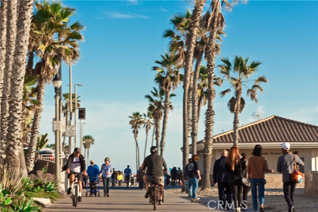 722 Main Street, Huntington Beach, California 92648, 2 Bedrooms Bedrooms, ,1 BathroomBathrooms,Residential Lease,For Rent,722 Main Street,CROC25155189