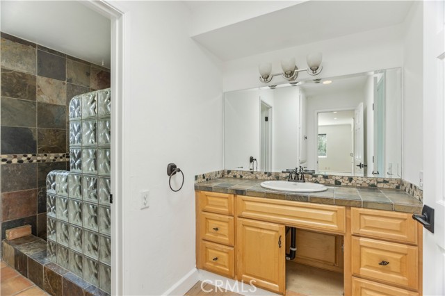 Detail Gallery Image 35 of 49 For 25650 Timpangos Dr, Calabasas,  CA 91302 - 5 Beds | 4/1 Baths