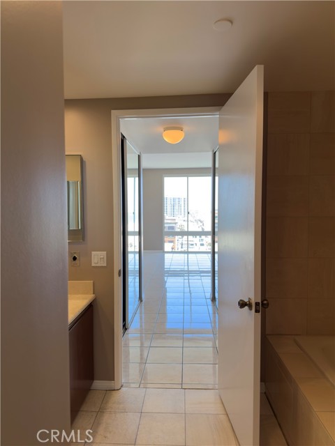 850 E Ocean Boulevard, Long Beach CA: https://media.crmls.org/medias/e9f40631-2573-41e9-9112-9a4d3a632dc7.jpg