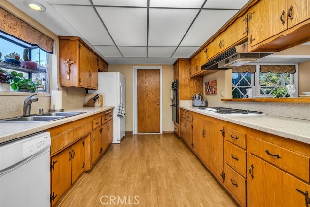 168 Vista Del Parque, Redondo Beach, California 90277, 6 Bedrooms Bedrooms, ,3 BathroomsBathrooms,Residential,Sold,Vista Del Parque,PV22188074
