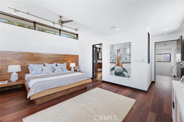 2114 Manhattan Ave, Hermosa Beach CA: https://media.crmls.org/medias/e9f49dff-838f-4370-9697-94d1f35e0f8c.jpg