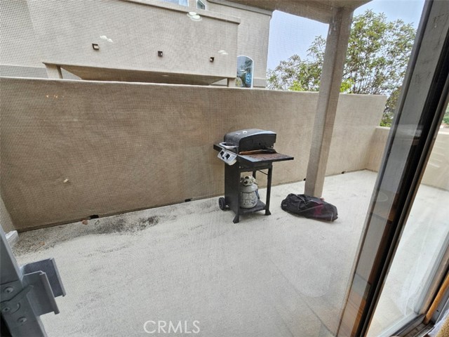 Detail Gallery Image 3 of 15 For 2056 Artesia Bld a,  Torrance,  CA 90504 - 3 Beds | 3 Baths