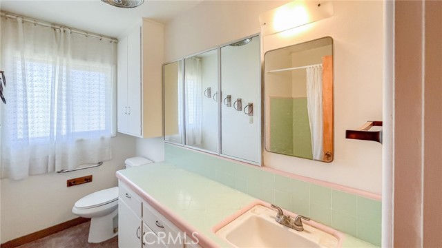 Detail Gallery Image 11 of 29 For 7411 Joshua Ln, Yucca Valley,  CA 92284 - 6 Beds | 2 Baths