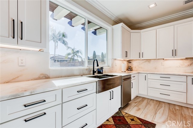 18 Elissa Lane, Ladera Ranch CA: https://media.crmls.org/medias/e9f6877c-52eb-4dfe-9405-aafa8ea5bca0.jpg