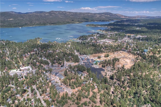 Detail Gallery Image 5 of 5 For 880 Pine Meadow Ct, Big Bear Lake,  CA 92315 - 4 Beds | 3/2 Baths
