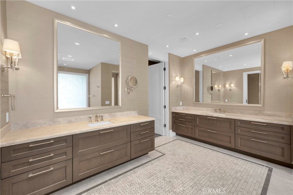 E9f6bb55 A000 498c A17e 4087f12d54d2