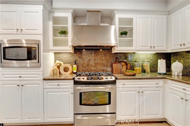 13031 Villosa Place, Playa Vista CA: https://media.crmls.org/medias/e9f74416-b1e8-4987-80ca-81c23af2bbb6.jpg