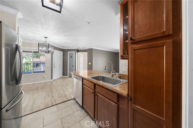 Detail Gallery Image 12 of 40 For 2040 Las Colinas Cir #202,  Corona,  CA 92879 - 2 Beds | 2 Baths