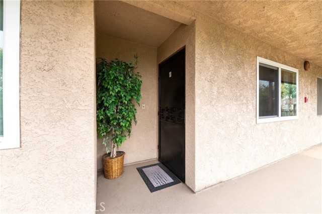 Detail Gallery Image 4 of 22 For 12010 226th St #18,  Hawaiian Gardens,  CA 90716 - 2 Beds | 2 Baths