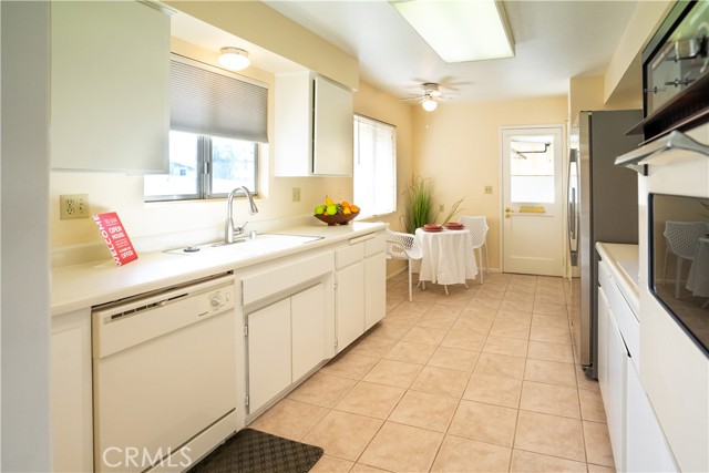 Detail Gallery Image 8 of 21 For 26470 New Bedford Rd, Menifee,  CA 92586 - 2 Beds | 2 Baths