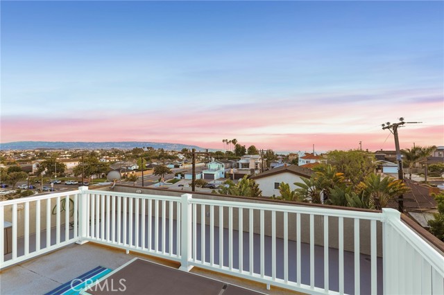 Detail Gallery Image 1 of 62 For 707 N Prospect Ave, Redondo Beach,  CA 90277 - 5 Beds | 4/1 Baths