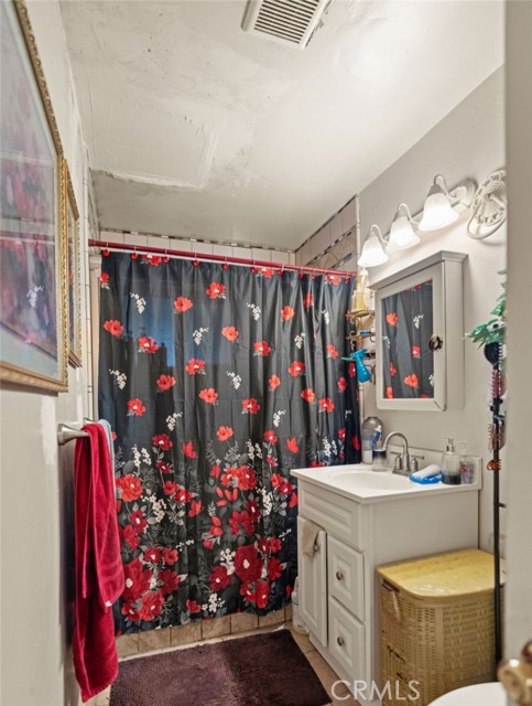 Detail Gallery Image 14 of 18 For 232 Rodriguez Ave, Shafter,  CA 93263 - 3 Beds | 1 Baths