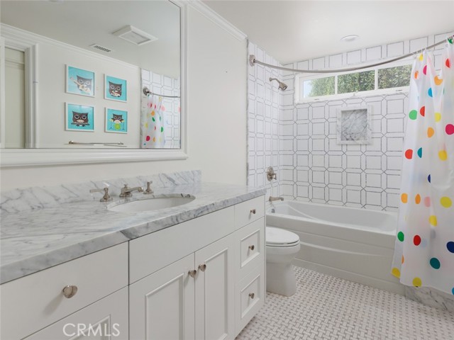Detail Gallery Image 13 of 69 For 125 Kings Pl, Newport Beach,  CA 92663 - 5 Beds | 6/1 Baths