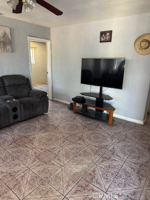 Detail Gallery Image 7 of 10 For 2225 W Lincoln, San Bernardino,  CA 92411 - 4 Beds | 2 Baths