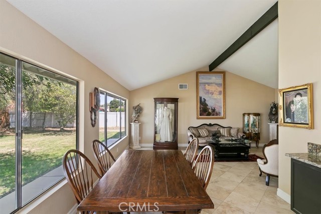 Detail Gallery Image 4 of 56 For 2386 Hialeah Cir, Norco,  CA 92860 - 4 Beds | 2 Baths