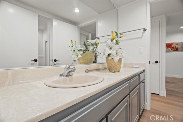 Detail Gallery Image 21 of 45 For 5135 Zelzah Ave #201,  Encino,  CA 91316 - 2 Beds | 2 Baths