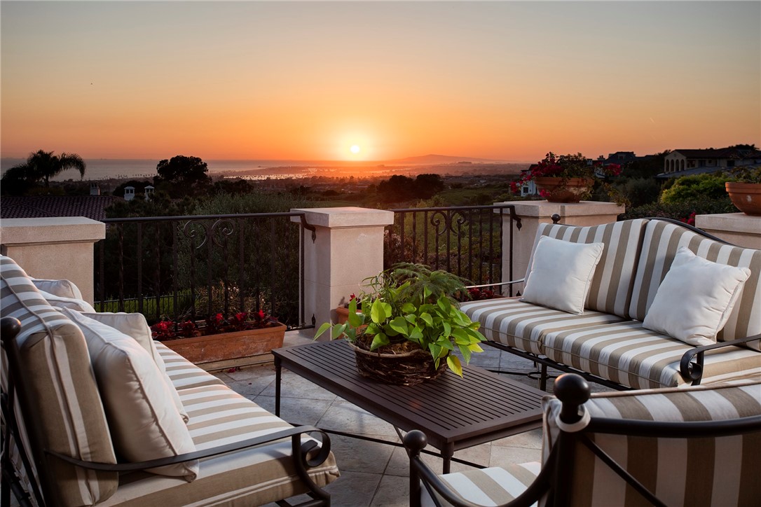 Detail Gallery Image 10 of 31 For 10 Fairway Point, Newport Coast,  CA 92657 - 6 Beds | 7/2 Baths