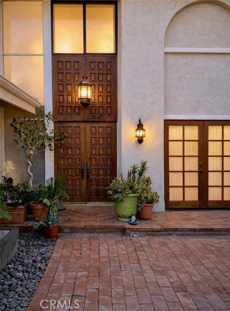 Detail Gallery Image 3 of 7 For 4709 Dunman, Woodland Hills,  CA 91364 - 5 Beds | 3 Baths