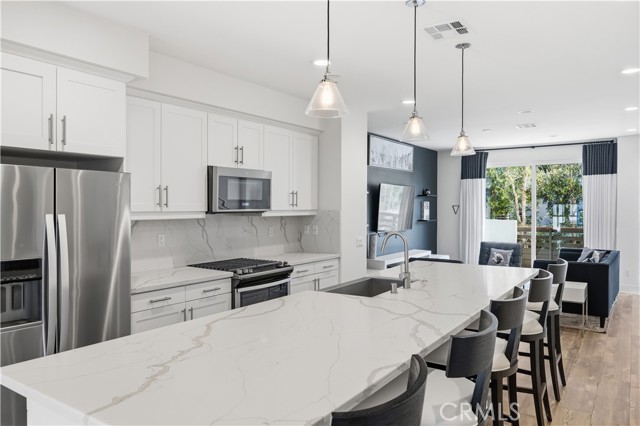 Front Image Thumbnail for CROC26062374