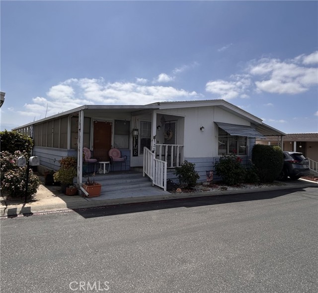 31816 Avenue E, Yucaipa CA: https://media.crmls.org/medias/e9fd540e-81c5-46f2-b736-4bbb54fba35e.jpg