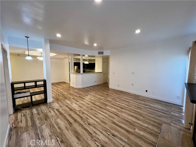 5420 Sylmar Avenue, 201 photo 6