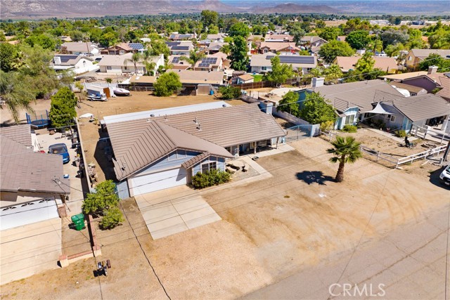 21703 Corso Alto Avenue, Nuevo CA: https://media.crmls.org/medias/e9fe222b-553e-4138-b9d8-4b5b59da90dd.jpg