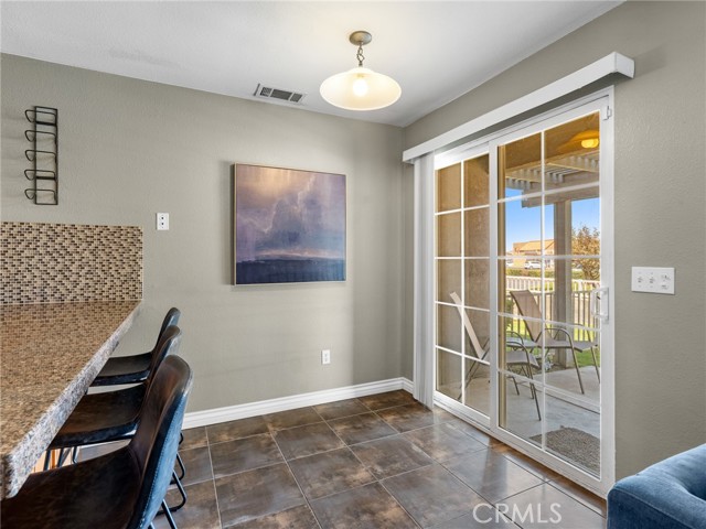 Detail Gallery Image 15 of 31 For 13300 Spring Valley #C,  Victorville,  CA 92395 - 2 Beds | 2 Baths