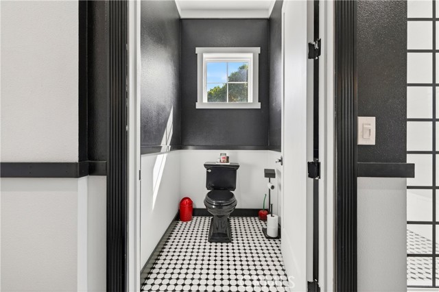 Detail Gallery Image 14 of 27 For 10901 Chestnut St, Los Alamitos,  CA 90720 - 4 Beds | 2 Baths