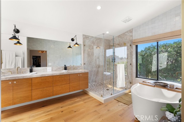 20 Whistling Isle, Irvine CA: https://media.crmls.org/medias/e9ff9b47-81b5-4bb2-9a5e-cc48559f3f89.jpg
