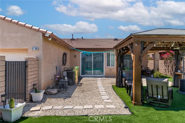 67760 Rio Vista Drive, Cathedral City CA: https://media.crmls.org/medias/e9ffaed6-742c-421b-b432-8c6087dee800.jpg