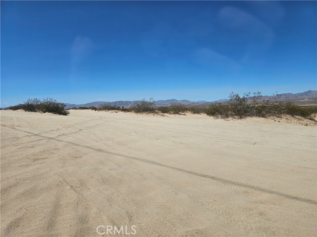 Detail Gallery Image 4 of 7 For 400 Granite (Near) Rd., Lucerne Valley,  CA 92356 - – Beds | – Baths