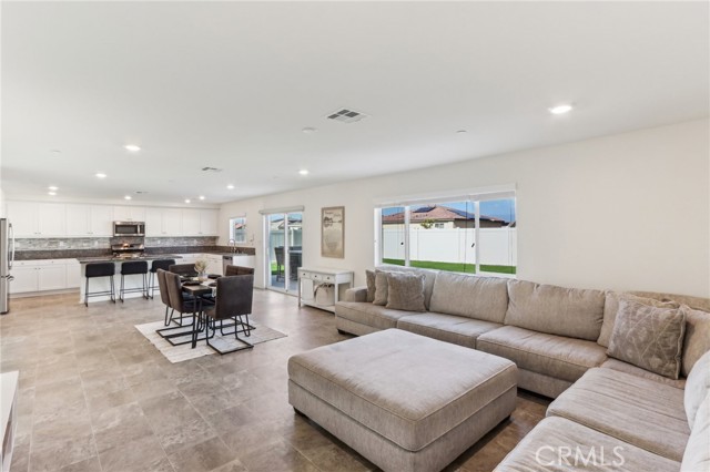 Detail Gallery Image 8 of 36 For 29586 Bisbee Ct, Winchester,  CA 92596 - 5 Beds | 3 Baths